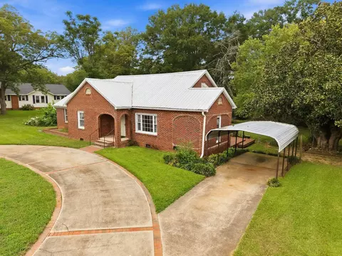 133 Moore St, Cowpens, SC 29330
