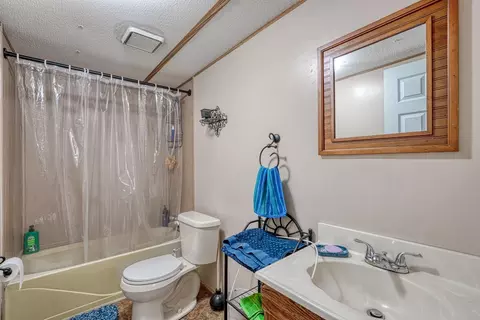 Bath - 9 W Tyger Ct, Greer, SC 29651 photo 1 of 3