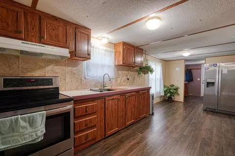 Kitchen - 9 W Tyger Ct, Greer, SC 29651 photo 2 of 3