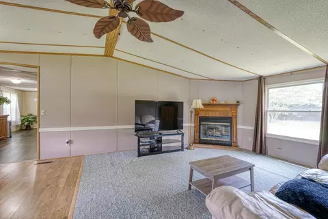 Living - 9 W Tyger Ct, Greer, SC 29651 photo 3 of 5