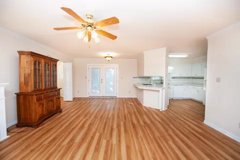 Living - 217 Ashton Dr, Moore, SC 29369 photo 2 of 5