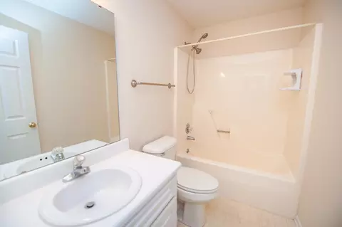 Bath - 217 Ashton Dr, Moore, SC 29369 photo 5 of 6