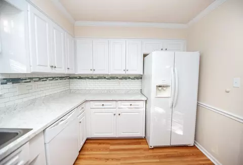 Kitchen - 217 Ashton Dr, Moore, SC 29369 photo 4 of 5