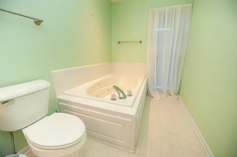 Bath - 217 Ashton Dr, Moore, SC 29369 photo 3 of 6