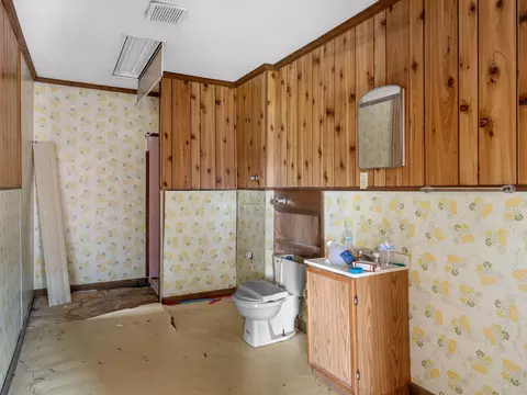 Bath - 155 Montgomery Ave, Pacolet, SC 29372 photo 1 of 2