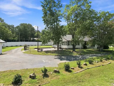 Exterior - 652 Arlington Rd, Greer, SC 29651 photo 8 of 11