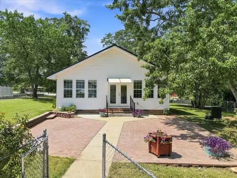 Exterior - 652 Arlington Rd, Greer, SC 29651 photo 5 of 11