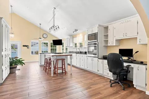 Kitchen - 652 Arlington Rd, Greer, SC 29651 photo 1 of 6