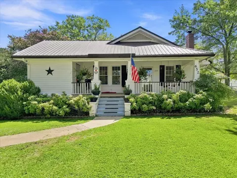 652 Arlington Rd, Greer, SC 29651