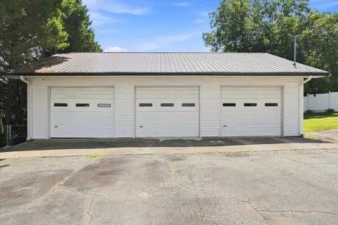 Exterior - 652 Arlington Rd, Greer, SC 29651 photo 9 of 11