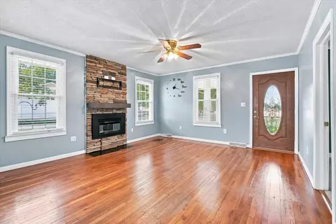 Living - 652 Arlington Rd, Greer, SC 29651 photo 1 of 6