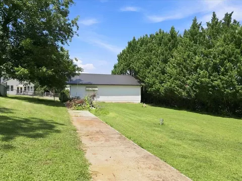 Exterior - 652 Arlington Rd, Greer, SC 29651 photo 11 of 11