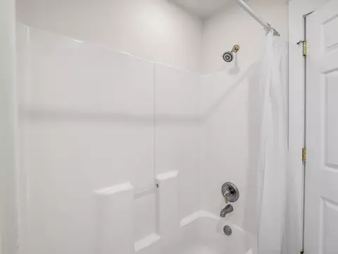 Bath - 160 E Howard St, Tryon, NC 28782 photo 3 of 3
