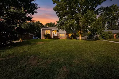 610 Camelot Dr, Spartanburg, SC 29301