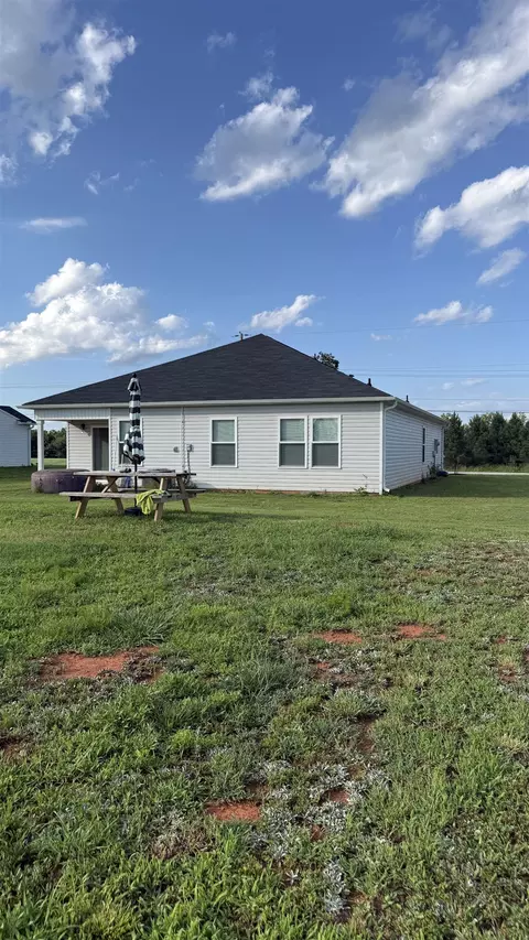 Exterior - 161 Dillon St, Chesnee, SC 29323 photo 3 of 5