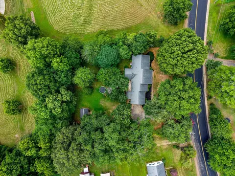 View/Area - 1014 E Queen St, Pendleton, SC 29670 photo 1 of 6