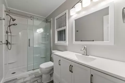 Bath - 1014 E Queen St, Pendleton, SC 29670 photo 1 of 2