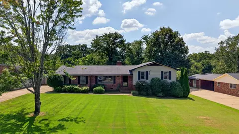 617 Sharondale Ct, Spartanburg, SC 29303