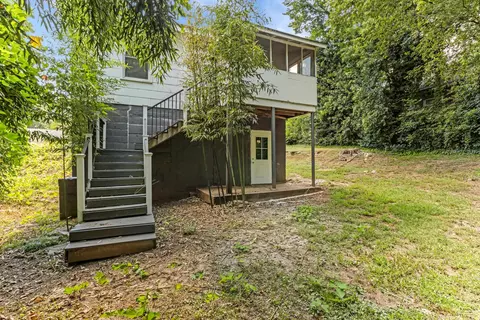 Exterior - 403 E Jefferies St, Gaffney, SC 29340 photo 6 of 10