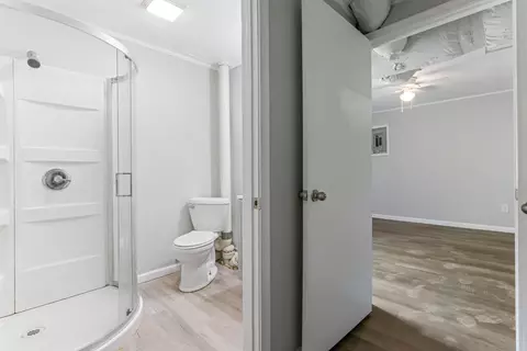 Bath - 403 E Jefferies St, Gaffney, SC 29340 photo 2 of 3