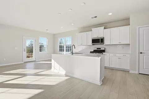 Kitchen - 495 Adhurst Dr, Enoree, SC 29335 photo 1 of 4