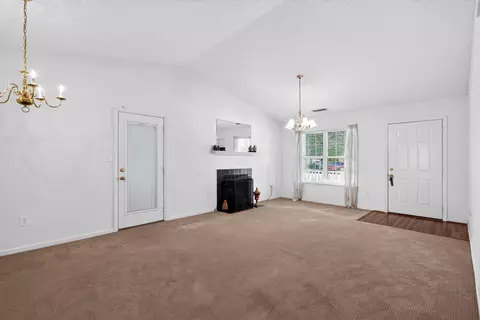 Living - 609 Mesa Ln, Moore, SC 29369 photo 3 of 3