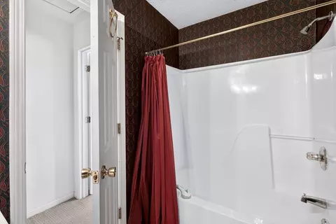Bath - 609 Mesa Ln, Moore, SC 29369 photo 3 of 3