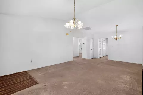 Living - 609 Mesa Ln, Moore, SC 29369 photo 2 of 3