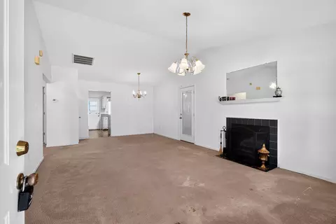 Living - 609 Mesa Ln, Moore, SC 29369 photo 1 of 3