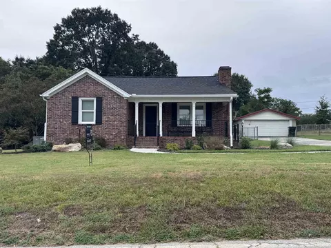 13 White Oak Rd, Woodruff, SC 29388