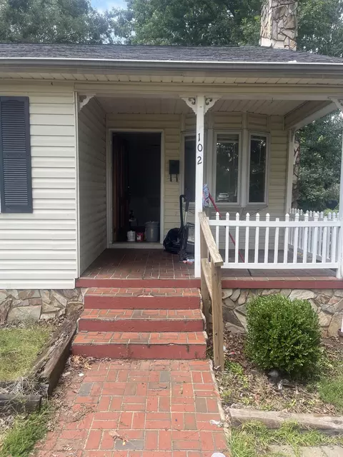 102 Overbrook Cir, Spartanburg, SC 29306