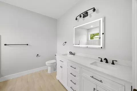 Bath - 112 Dora Ave, Gaffney, SC 29341 photo 3 of 4