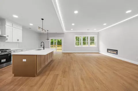 Living - 112 Dora Ave, Gaffney, SC 29341 photo 4 of 4