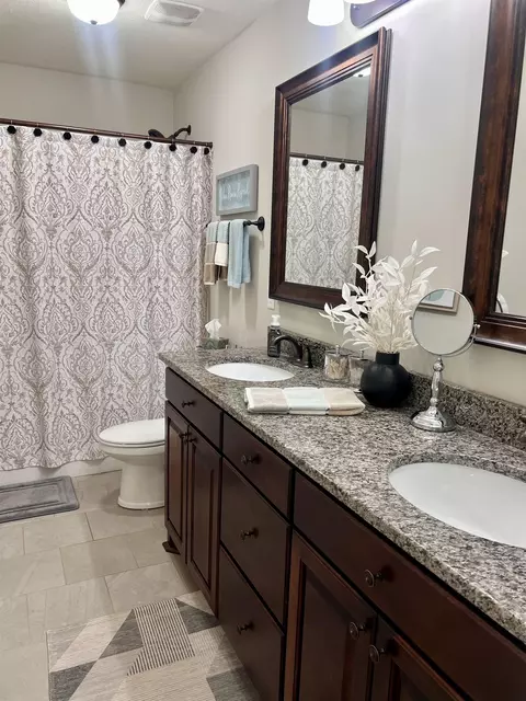 Bath - 111 Barbara Ave, Gaffney, SC 29341 photo 4 of 5