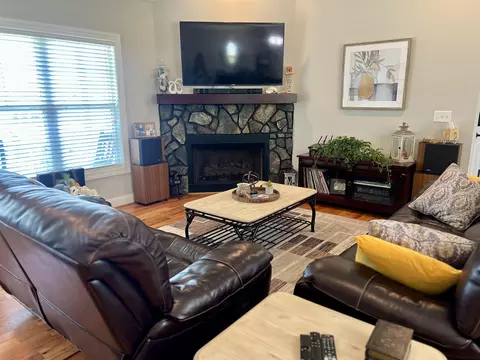 Living - 111 Barbara Ave, Gaffney, SC 29341 photo 2 of 3
