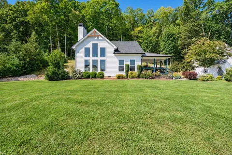 658 Pleasant Grove Church Rd, Hendersonville, NC 28739