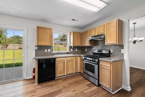 Kitchen - 511 Smoothstone Dr, Duncan, SC 29334 photo 2 of 2