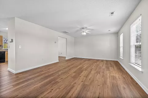 Living - 511 Smoothstone Dr, Duncan, SC 29334 photo 1 of 4