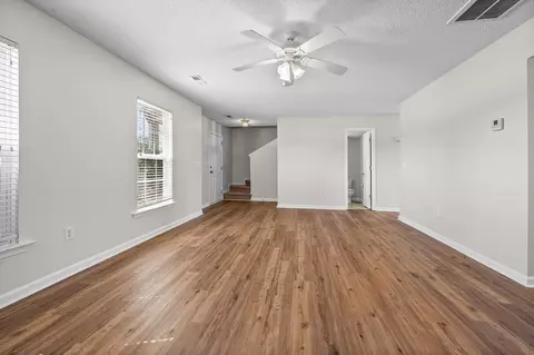 Living - 511 Smoothstone Dr, Duncan, SC 29334 photo 3 of 4