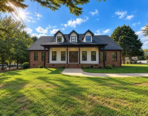 322 Indian Summer Ln, Boiling Springs, SC 29316