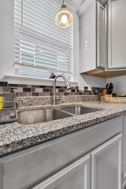 Kitchen - 541 Chantry Ln, Moore, SC 29369 photo 3 of 3