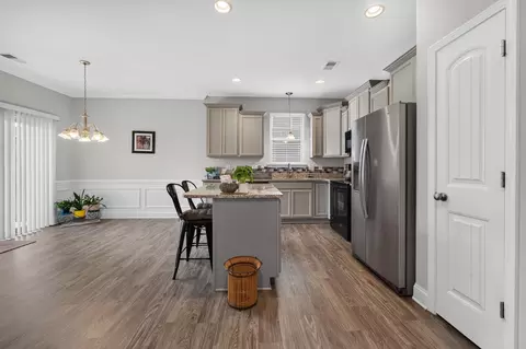 Kitchen - 541 Chantry Ln, Moore, SC 29369 photo 2 of 3