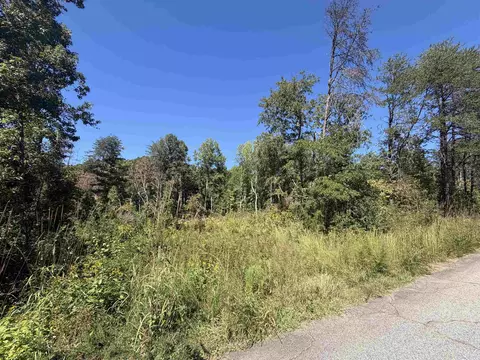 349 Wooden Bridge Rd, Chesnee, SC 29323