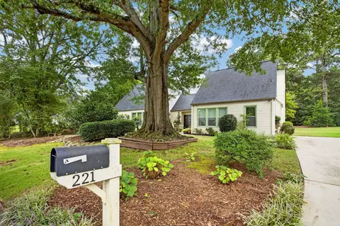 221 Saratoga Dr, Greer, SC 29650