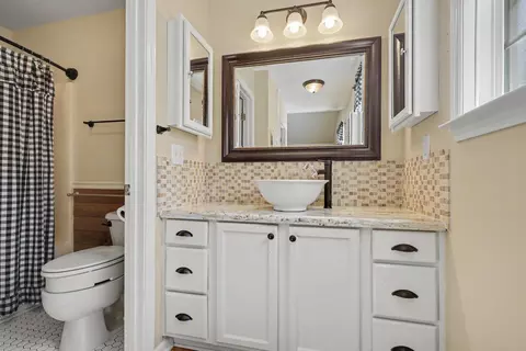 Bath - 744 White Cloud Dr, Lyman, SC 29365 photo 1 of 2