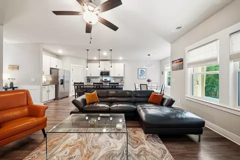 Living - 120 Marshfield Trl, Simpsonville, SC 29680 photo 3 of 3
