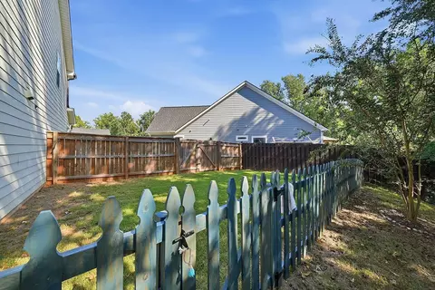 Exterior - 120 Marshfield Trl, Simpsonville, SC 29680 photo 7 of 9