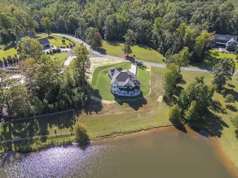 438 Mapleton Ln, Columbus, NC 28722