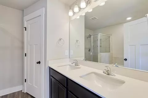 Bath - 1039 Millison Pl, Moore, SC 29369 photo 2 of 4