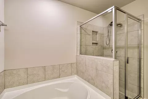 Bath - 1039 Millison Pl, Moore, SC 29369 photo 3 of 4